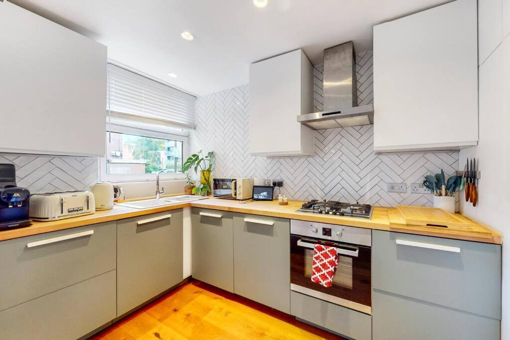 Charming 2-Bedroom Maisonette With Private Garden London Eksteriør bilde